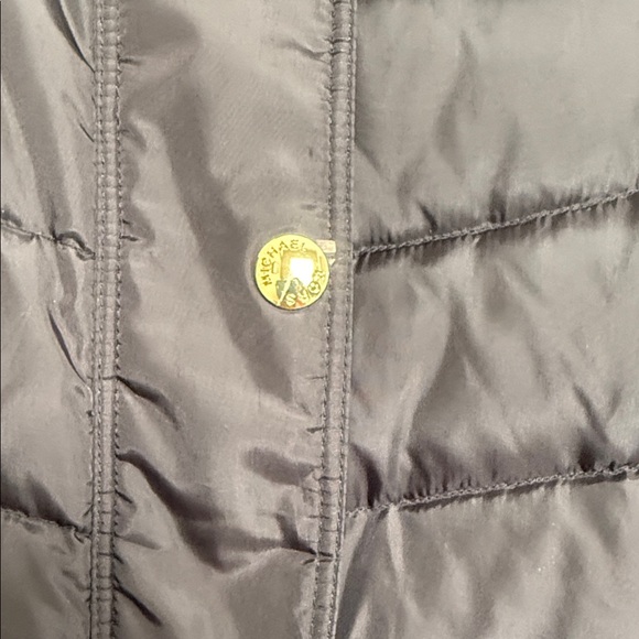 Michael Kors Black Puffer Jacket with Faux Fur Trim - Picture 4 of 13